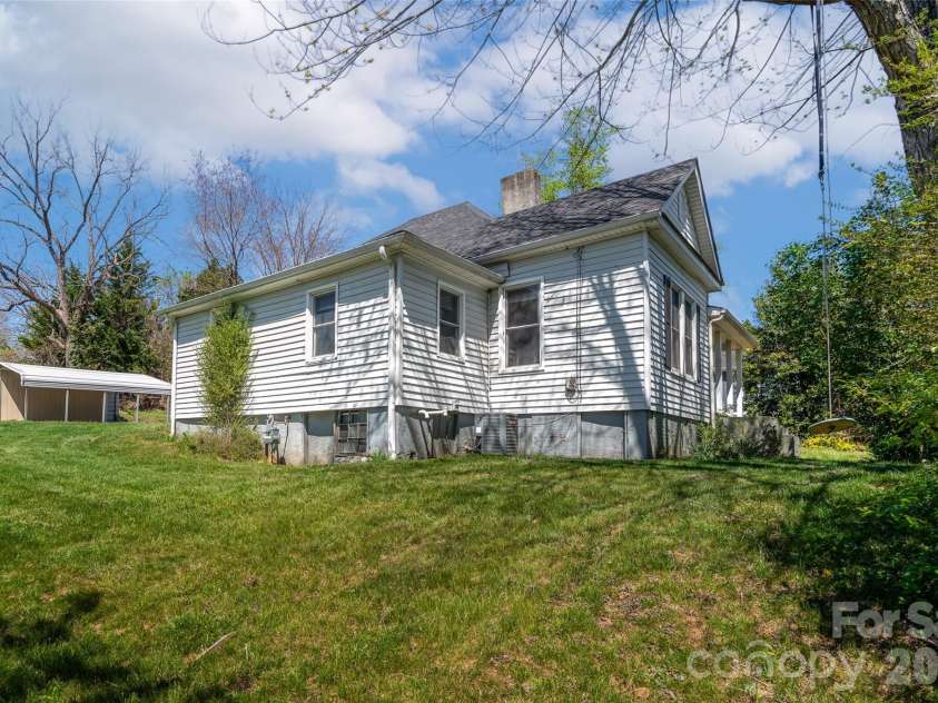 29 Allen Street, Asheville, NC 28806.  MLS# CAR4359899, YatesRealty ID 11091. 
