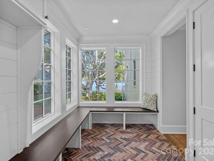 7861 Live Oaks Drive, Denver, NC 28037.  MLS# CAR4248991, YatesRealty ID 11091. 