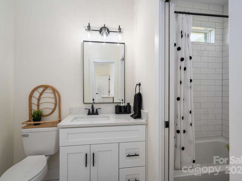 115 Woodward Way, Iron Station, NC 28080.  MLS# CAR4253712, YatesRealty ID 11092. Jack & Jill Bath