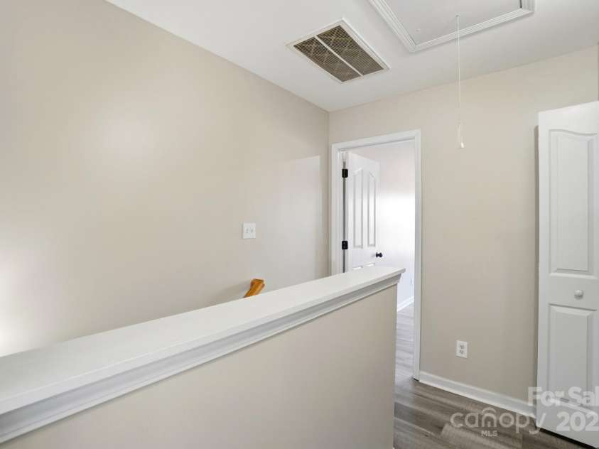 4944 Kotlik Drive, Charlotte, NC 28269.  MLS# CAR4326057, YatesRealty ID 11092. Hallway