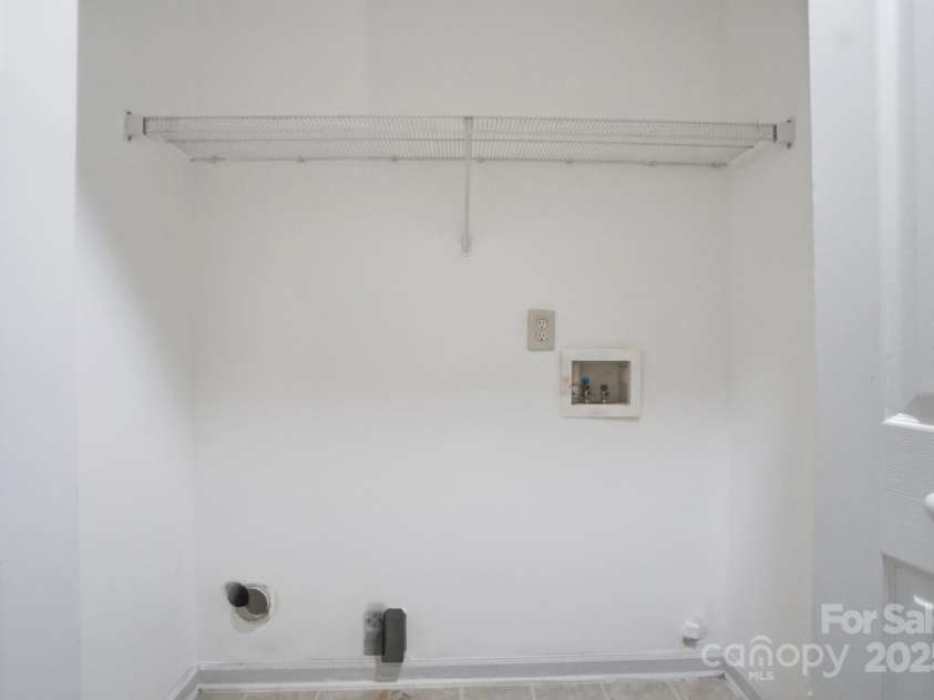 4944 Kotlik Drive, Charlotte, NC 28269.  MLS# CAR4326057, YatesRealty ID 11092. Laundry Room