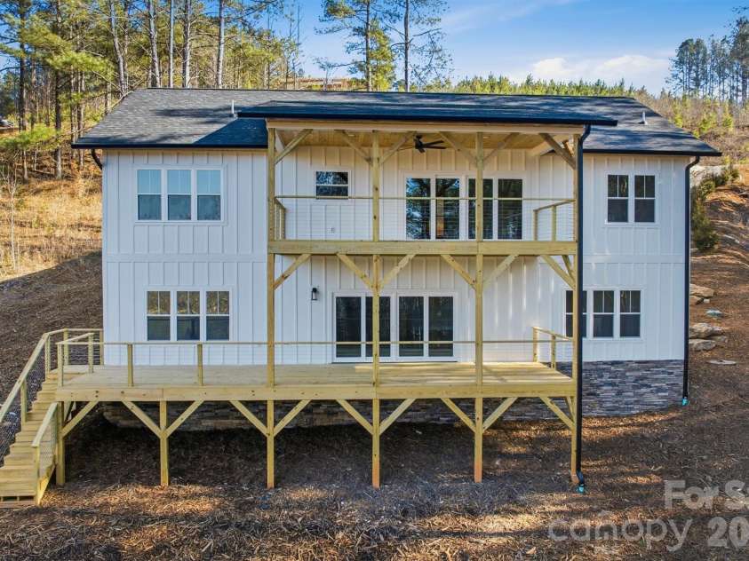 291 Table Rock Trace, Valdese, NC 28690.  MLS# CAR4341433, YatesRealty ID 11093. 