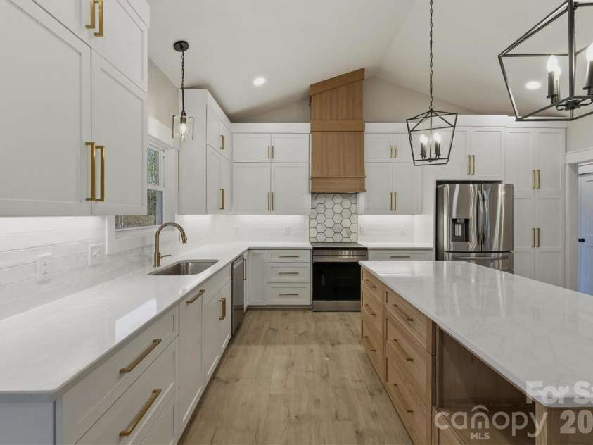 291 Table Rock Trace, Valdese, NC 28690.  MLS# CAR4341433, YatesRealty ID 11093. 