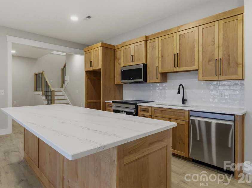 291 Table Rock Trace, Valdese, NC 28690.  MLS# CAR4341433, YatesRealty ID 11093. 
