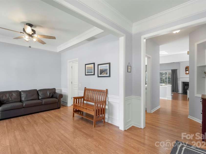 9205 Kestral Ridge Drive, Charlotte, NC 28269.  MLS# CAR4231502, YatesRealty ID 11095. 