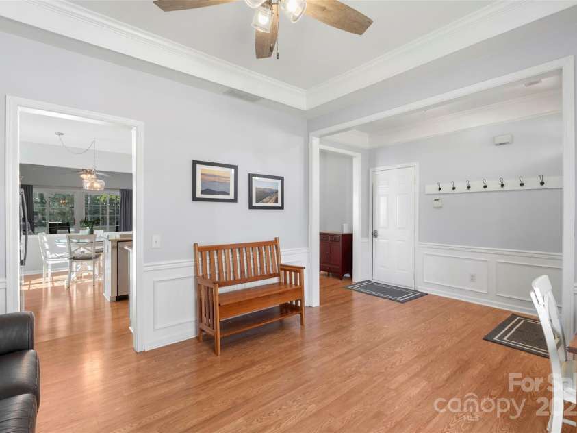 9205 Kestral Ridge Drive, Charlotte, NC 28269.  MLS# CAR4231502, YatesRealty ID 11095. 