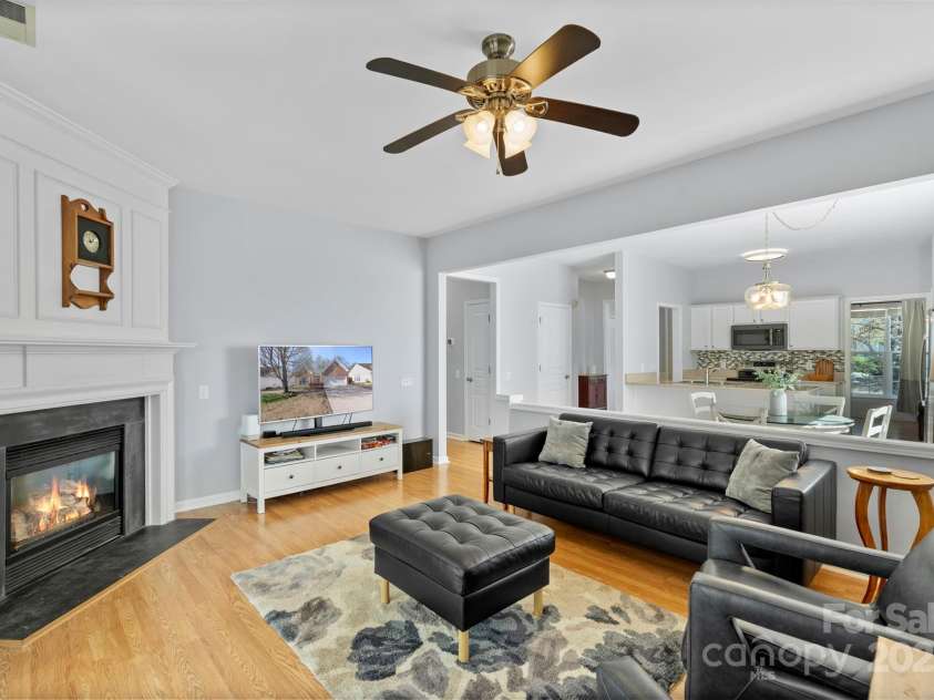 9205 Kestral Ridge Drive, Charlotte, NC 28269.  MLS# CAR4231502, YatesRealty ID 11095. 