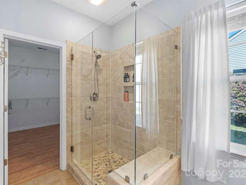 9205 Kestral Ridge Drive, Charlotte, NC 28269.  MLS# CAR4231502, YatesRealty ID 11095. 