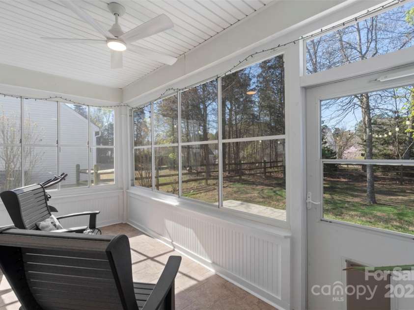 9205 Kestral Ridge Drive, Charlotte, NC 28269.  MLS# CAR4231502, YatesRealty ID 11095. 