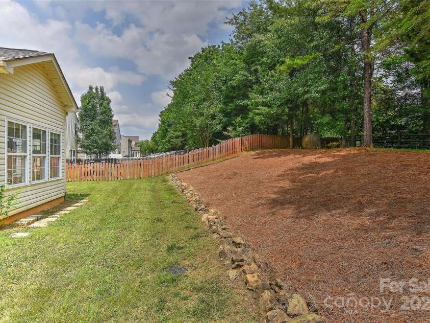 2017 Bridleside Drive, Indian Trail, NC 28079.  MLS# CAR4227234, YatesRealty ID 11096. 