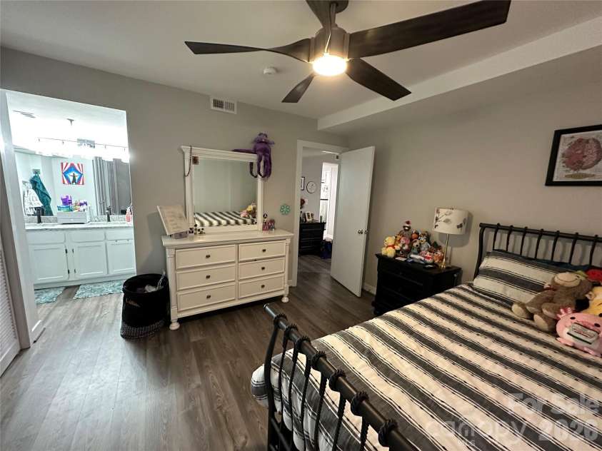 315 Spruce Street, Winston Salem, NC 27101.  MLS# CAR4362792, YatesRealty ID 11096. Primary BedroomAlternative Bed Layout(Previous Lessee)