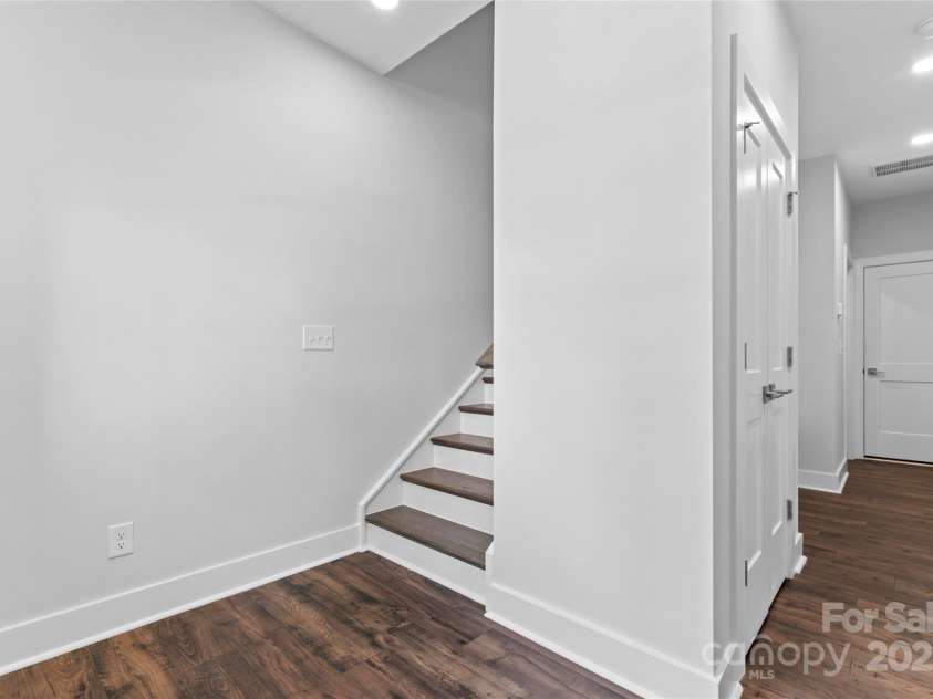 714 Falling Oak Alley, Huntersville, NC 28078.  MLS# CAR4247686, YatesRealty ID 11098. 