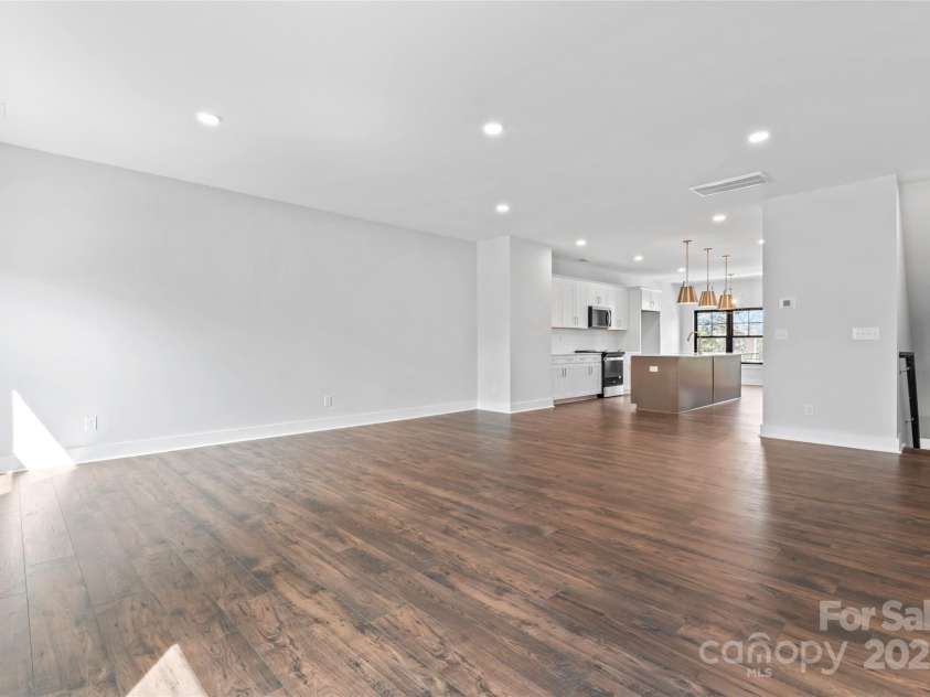 714 Falling Oak Alley, Huntersville, NC 28078.  MLS# CAR4247686, YatesRealty ID 11098. 