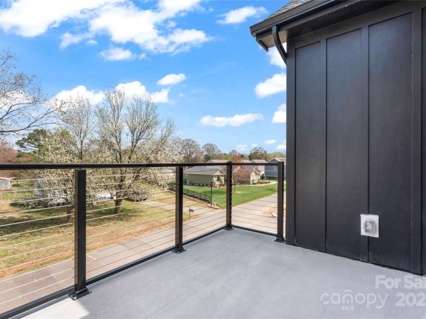 714 Falling Oak Alley, Huntersville, NC 28078.  MLS# CAR4247686, YatesRealty ID 11098. 