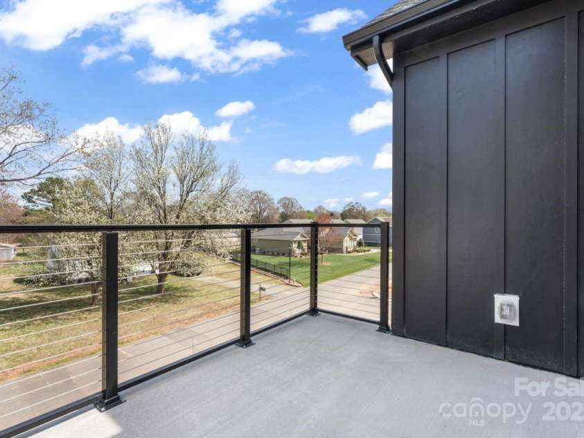 714 Falling Oak Alley, Huntersville, NC 28078.  MLS# CAR4247686, YatesRealty ID 11098. 