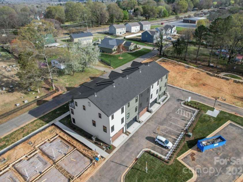 714 Falling Oak Alley, Huntersville, NC 28078.  MLS# CAR4247686, YatesRealty ID 11098. 