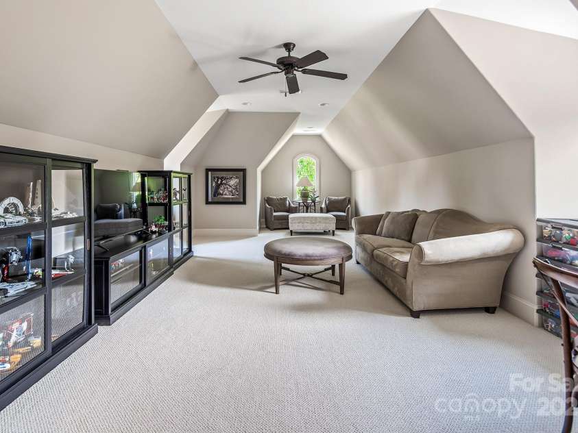 16824 Ashton Oaks Drive, Charlotte, NC 28278.  MLS# CAR4221737, YatesRealty ID 1110. 