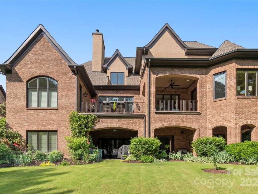 16824 Ashton Oaks Drive, Charlotte, NC 28278.  MLS# CAR4221737, YatesRealty ID 1110. 