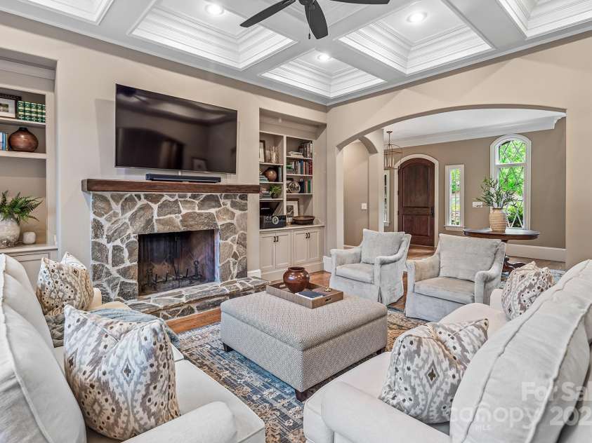 16824 Ashton Oaks Drive, Charlotte, NC 28278.  MLS# CAR4221737, YatesRealty ID 1110. 