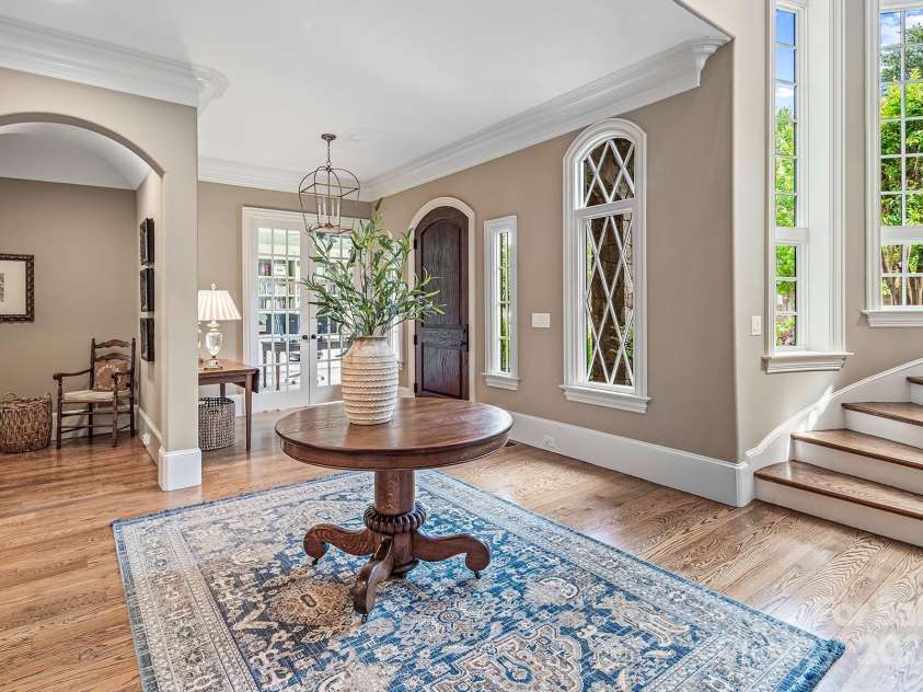 16824 Ashton Oaks Drive, Charlotte, NC 28278.  MLS# CAR4221737, YatesRealty ID 1110. Foyer