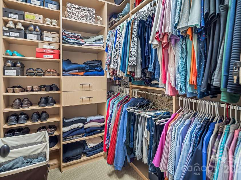 16824 Ashton Oaks Drive, Charlotte, NC 28278.  MLS# CAR4221737, YatesRealty ID 1110. Lower Level Primary Closet