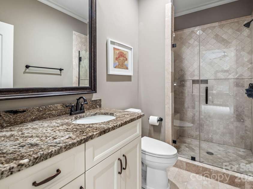 16824 Ashton Oaks Drive, Charlotte, NC 28278.  MLS# CAR4221737, YatesRealty ID 1110. Private Bathroom