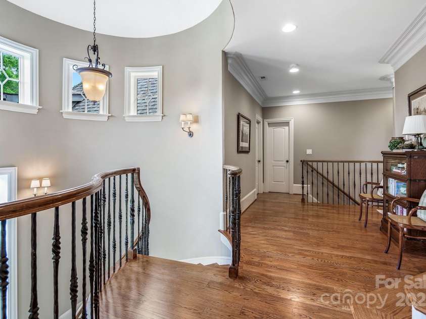 16824 Ashton Oaks Drive, Charlotte, NC 28278.  MLS# CAR4221737, YatesRealty ID 1110. Second Floor loft