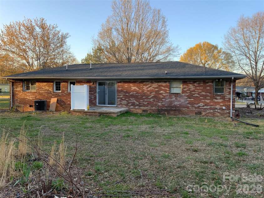 154 Lovelace Road, Forest City, NC 28043.  MLS# CAR4360348, YatesRealty ID 11101. 