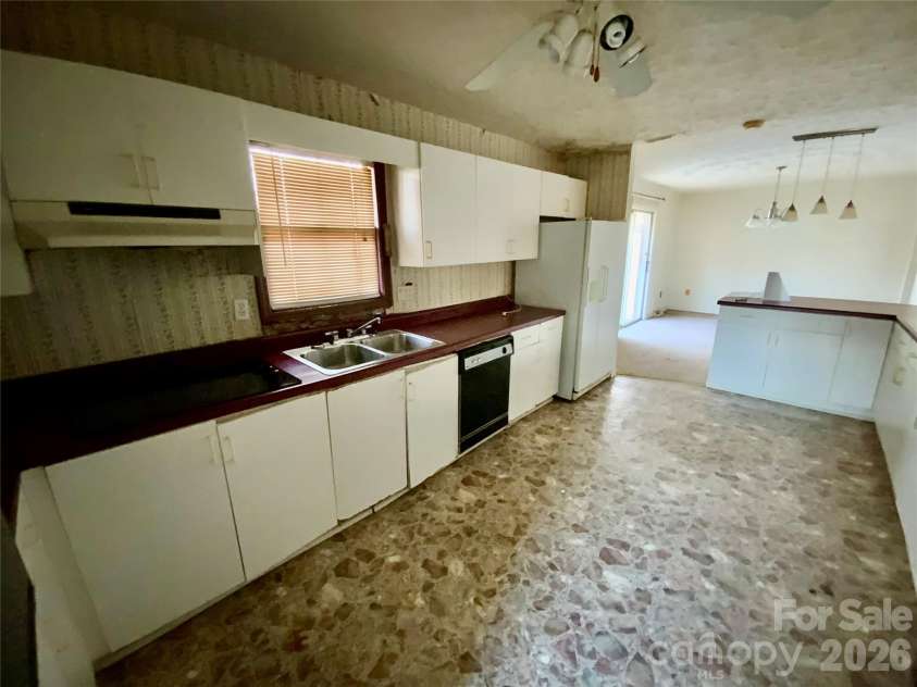 154 Lovelace Road, Forest City, NC 28043.  MLS# CAR4360348, YatesRealty ID 11101. 