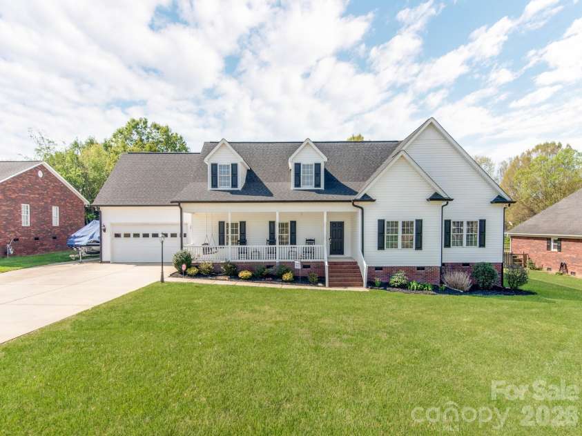 2261 Stallings Road, Harrisburg, NC 28075.  MLS# CAR4365359, YatesRealty ID 11102. 