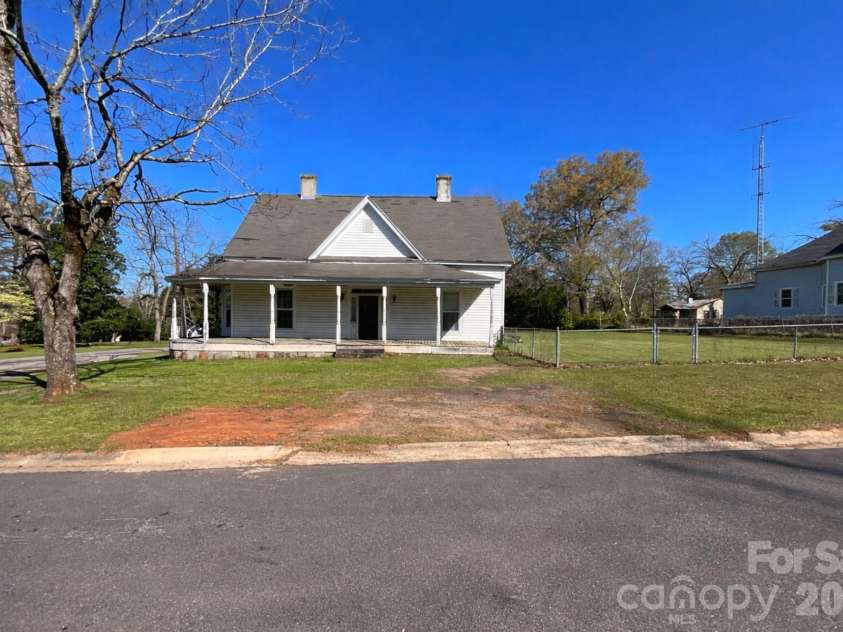 416 Liberty Street, Winnsboro, SC 29180.  MLS# CAR4360843, YatesRealty ID 11104. 