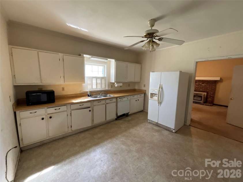 416 Liberty Street, Winnsboro, SC 29180.  MLS# CAR4360843, YatesRealty ID 11104. 