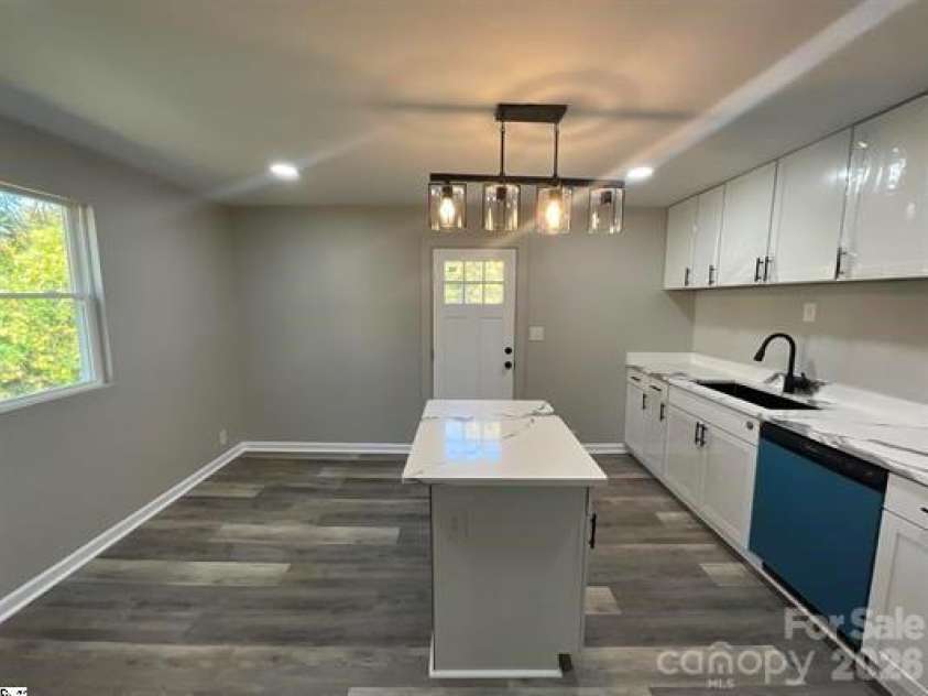 505 Robinson Street, Gaffney, SC 29340.  MLS# CAR4363243, YatesRealty ID 11105. 