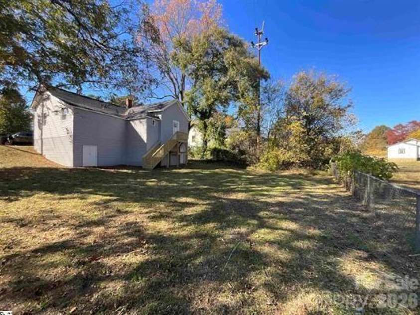 505 Robinson Street, Gaffney, SC 29340.  MLS# CAR4363243, YatesRealty ID 11105. 