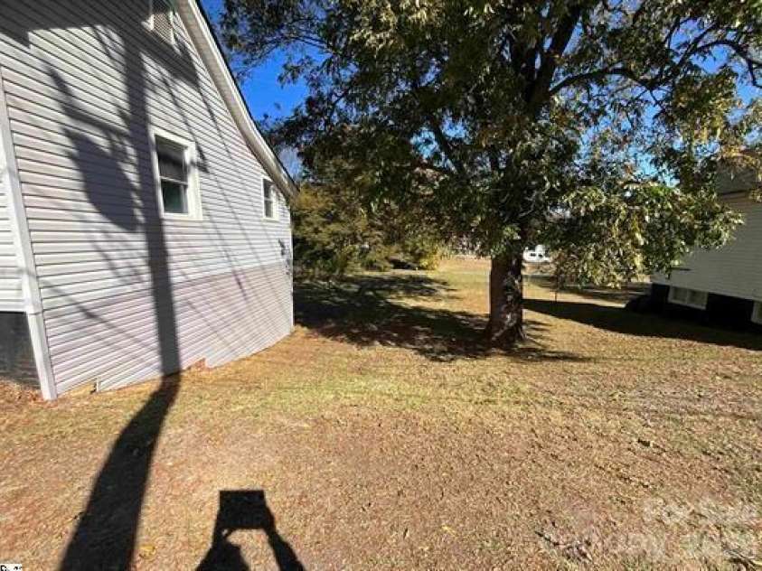 505 Robinson Street, Gaffney, SC 29340.  MLS# CAR4363243, YatesRealty ID 11105. 