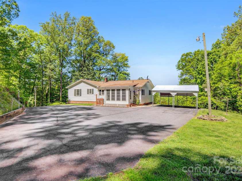 2196 Uphill Lane, Lenoir, NC 28645.  MLS# CAR4294545, YatesRealty ID 11106. 