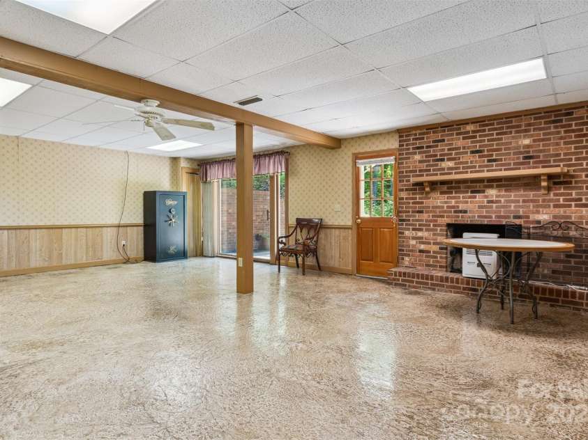 2196 Uphill Lane, Lenoir, NC 28645.  MLS# CAR4294545, YatesRealty ID 11106. 