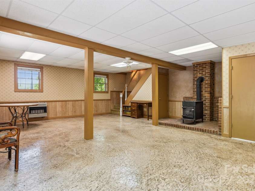 2196 Uphill Lane, Lenoir, NC 28645.  MLS# CAR4294545, YatesRealty ID 11106. 