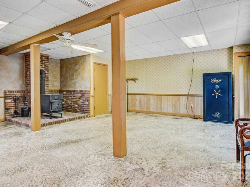 2196 Uphill Lane, Lenoir, NC 28645.  MLS# CAR4294545, YatesRealty ID 11106. 