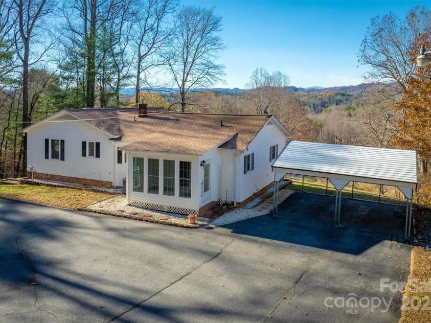 2196 Uphill Lane, Lenoir, NC 28645.  MLS# CAR4322774, YatesRealty ID 11106. 