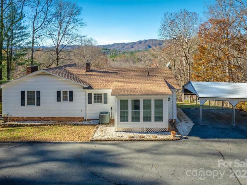 2196 Uphill Lane, Lenoir, NC 28645.  MLS# CAR4322774, YatesRealty ID 11106. 