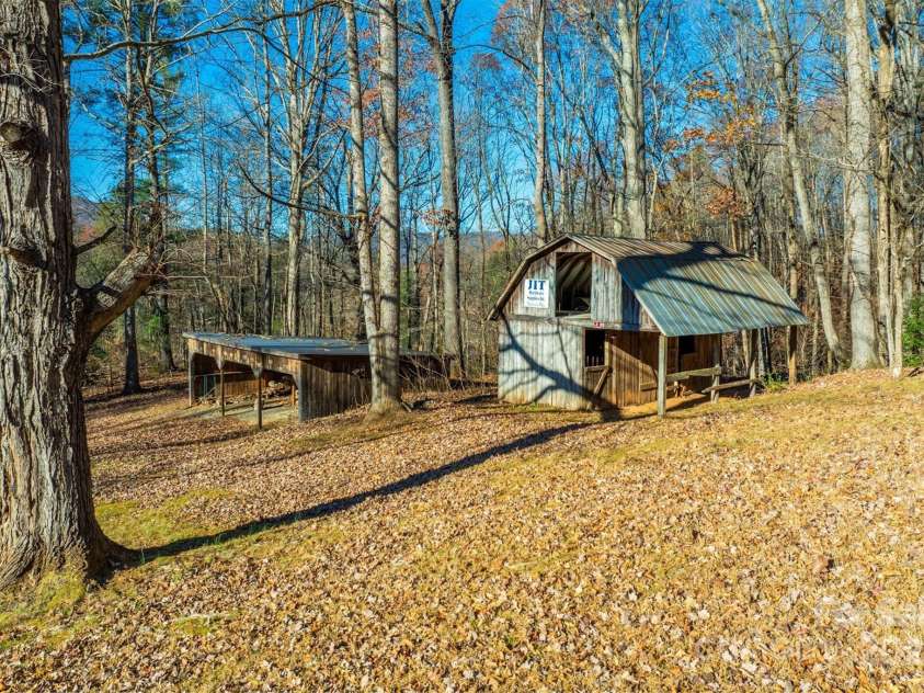 2196 Uphill Lane, Lenoir, NC 28645.  MLS# CAR4322774, YatesRealty ID 11106. 