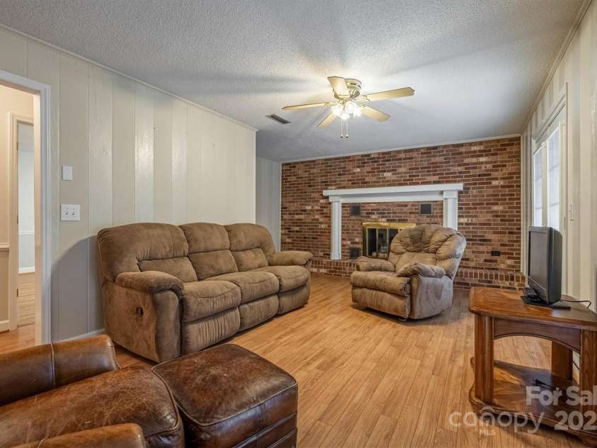 2196 Uphill Lane, Lenoir, NC 28645.  MLS# CAR4322774, YatesRealty ID 11106. 