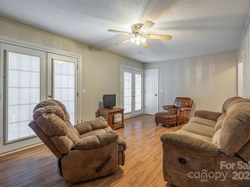 2196 Uphill Lane, Lenoir, NC 28645.  MLS# CAR4322774, YatesRealty ID 11106. 