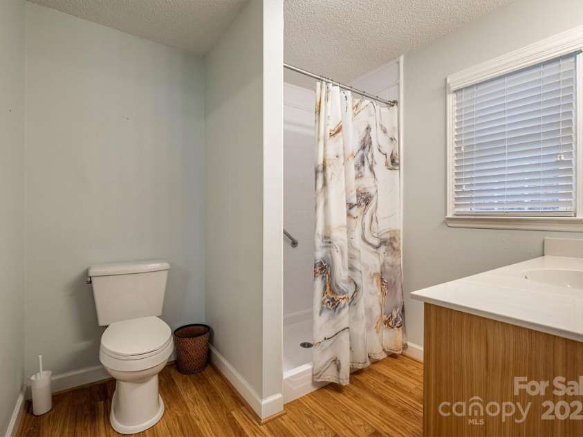 2196 Uphill Lane, Lenoir, NC 28645.  MLS# CAR4322774, YatesRealty ID 11106. 