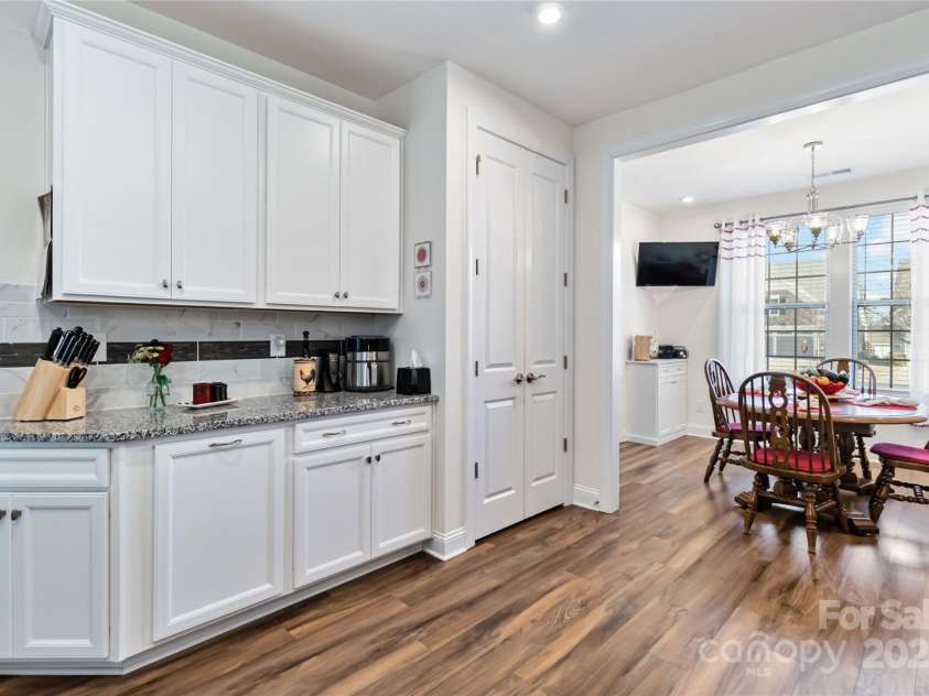 7336 Overjoyed Crossing, Charlotte, NC 28215.  MLS# CAR4227353, YatesRealty ID 11108. 