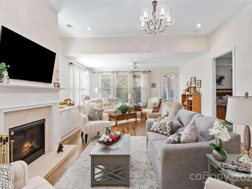 7336 Overjoyed Crossing, Charlotte, NC 28215.  MLS# CAR4227353, YatesRealty ID 11108. 