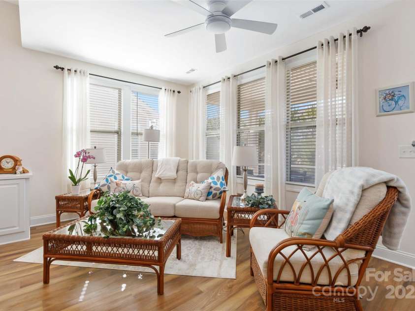 7336 Overjoyed Crossing, Charlotte, NC 28215.  MLS# CAR4227353, YatesRealty ID 11108. 