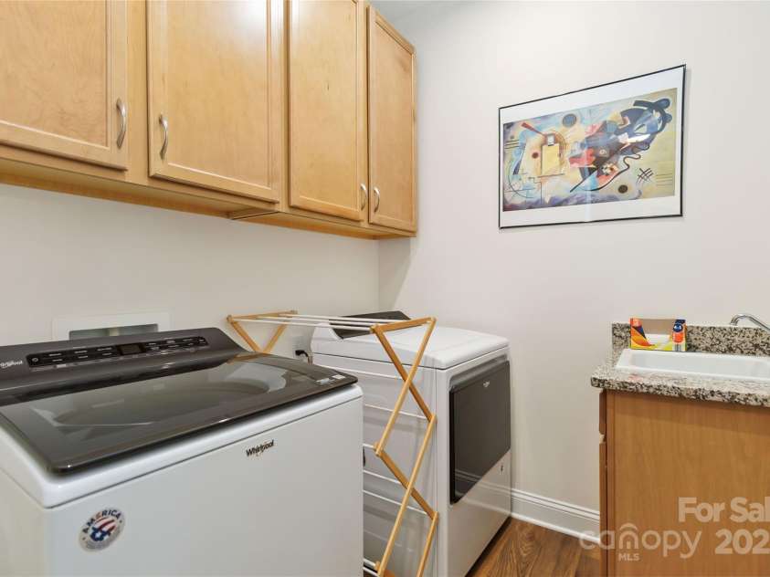 7336 Overjoyed Crossing, Charlotte, NC 28215.  MLS# CAR4227353, YatesRealty ID 11108. 