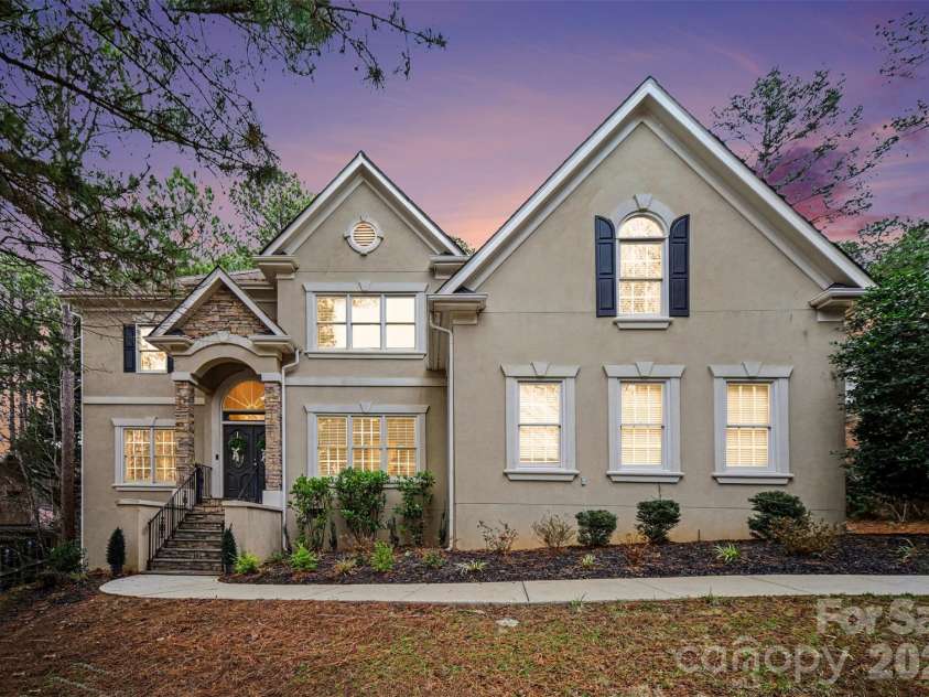 3839 Mountain Cove Drive, Charlotte, NC 28216.  MLS# CAR4352740, YatesRealty ID 11109. 